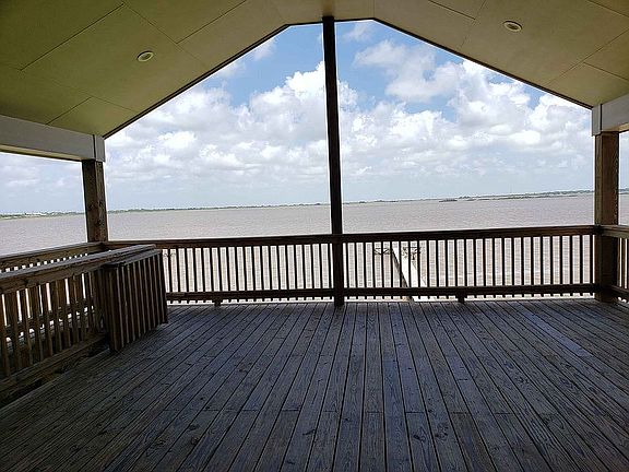 24' x 24' covered deck