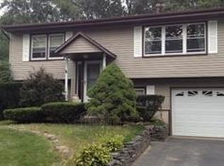 14 Northway Ct, Saratoga Springs, NY 12866