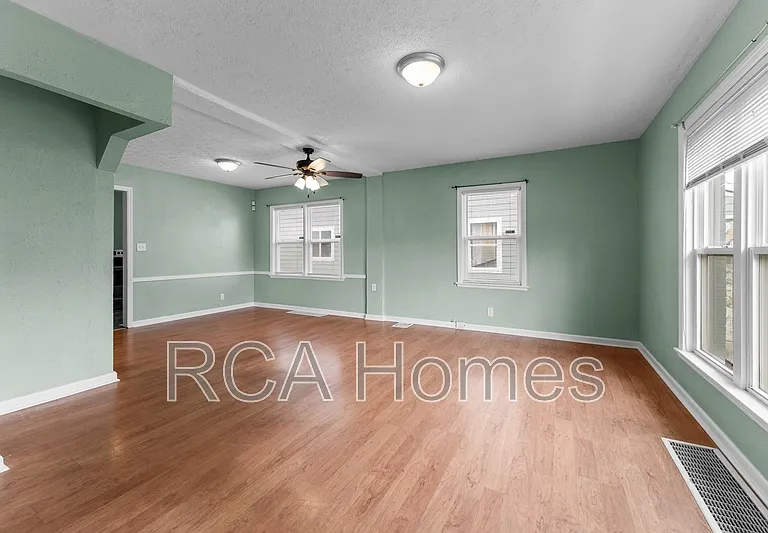 3202 Ruckle St — Photo 4