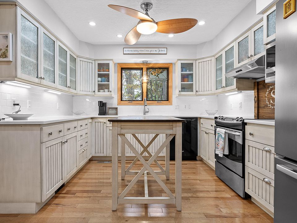 16th image of this home