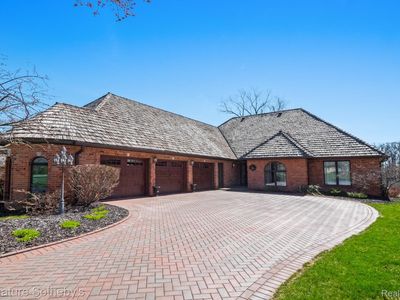 22 Chateaux Du Lac, Fenton, MI, 48430