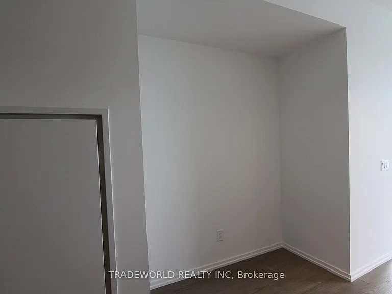 5 Soudan Ave #2510 — Photo 11