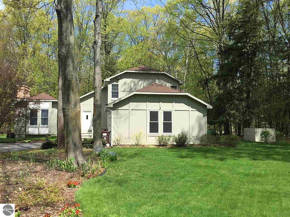 1st image of 11366 Beechwood Dr