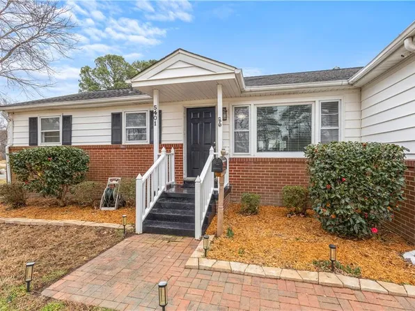 5401 Sunnywood Dr, Virginia Beach, VA 23455