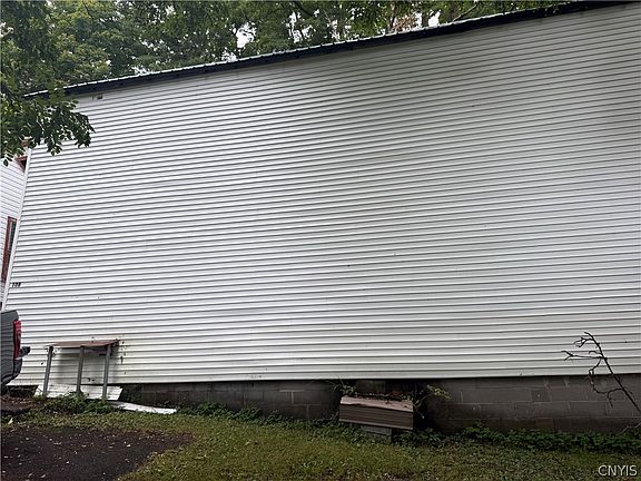 3rd image of 108 N 3rd St