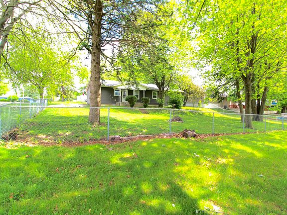 3rd image of 835 Eunice Ave