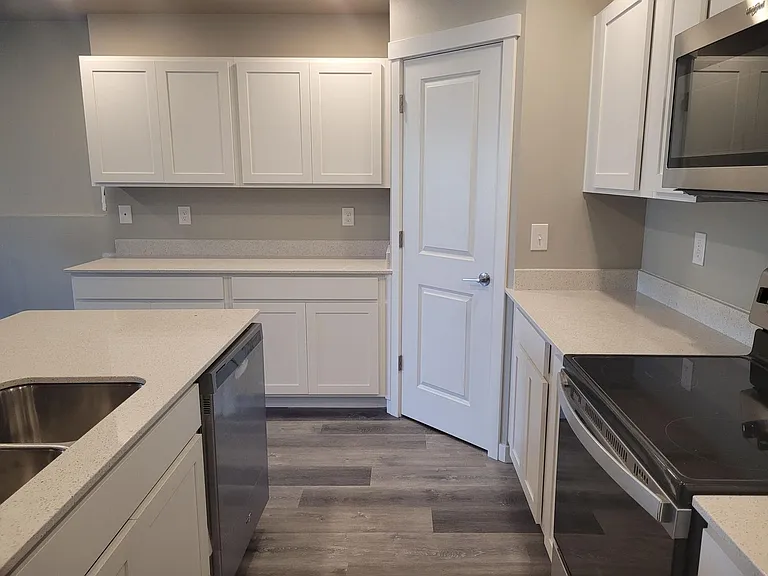 3404 Taylor Ave — Photo 4