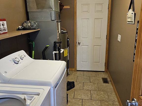 4th image of 204 W Kentucky Ave