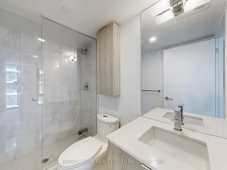 47 Mutual St #501 — Photo 6
