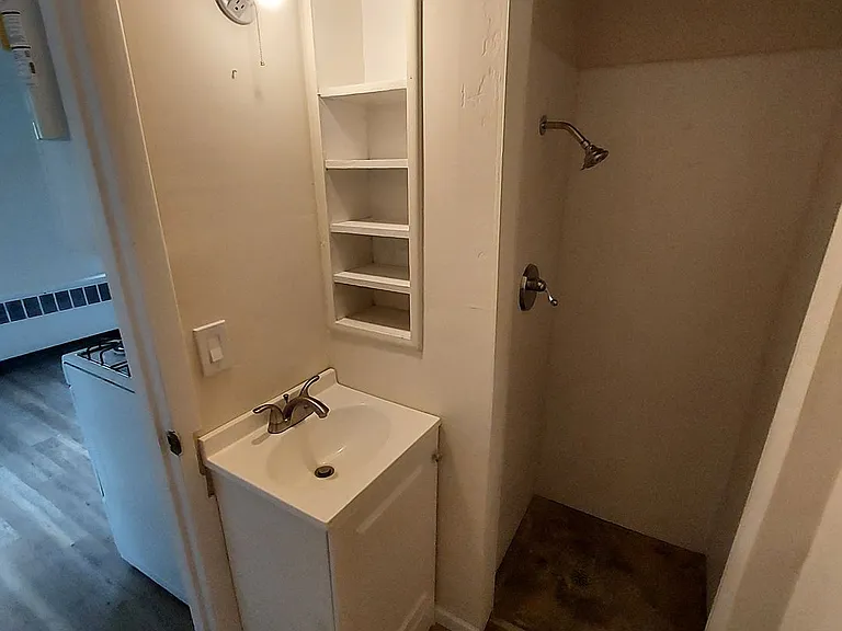 601 W Springfield Ave — Photo 3