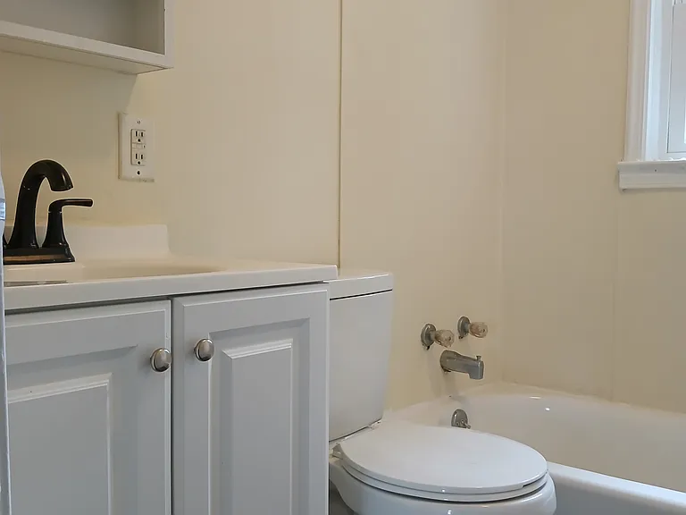 2117 Lasalle St #2 — Photo 9