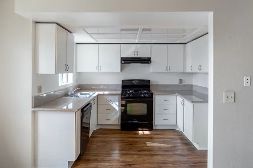 Hawthorne Manor Apartments Photo 1