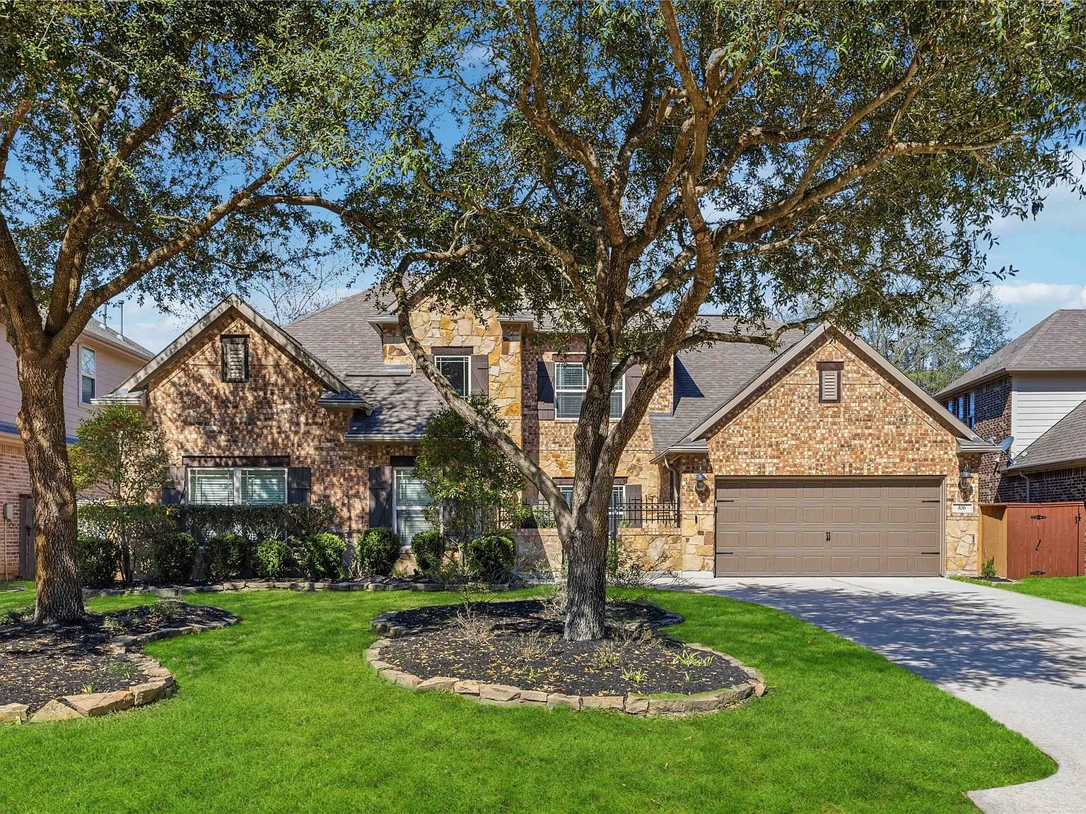 5 bed, 4.0 bath, 3766 sqft, $6,500 — Photo 2