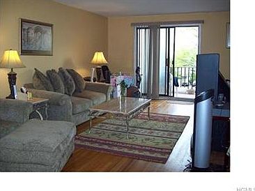 4th image of 5 W Lawrence Park Dr Unit 4