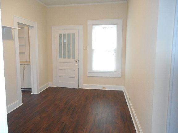 4th image of 911 Shady Oak Ln