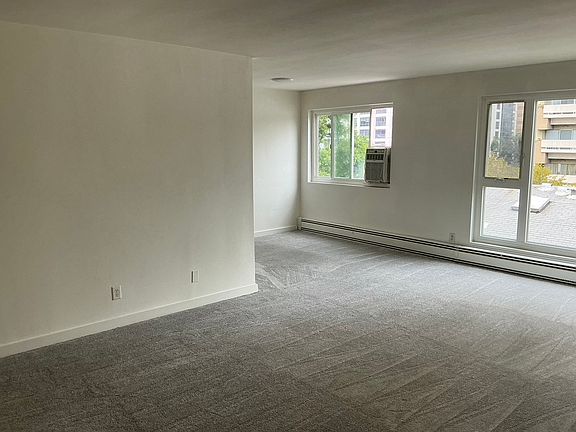 3rd image of 10655 Wilshire Blvd #Penthouse 4