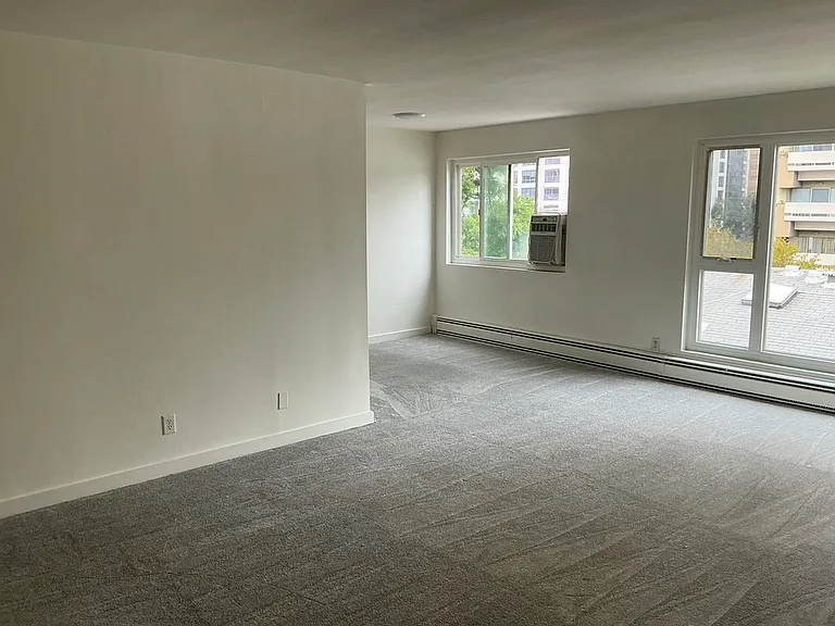 10655 Wilshire Blvd #Penthouse 4 — Photo 3