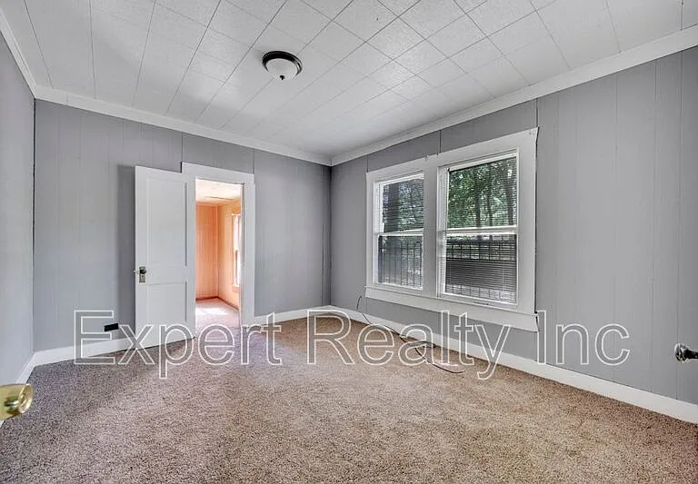 608 5th Ave — Photo 14