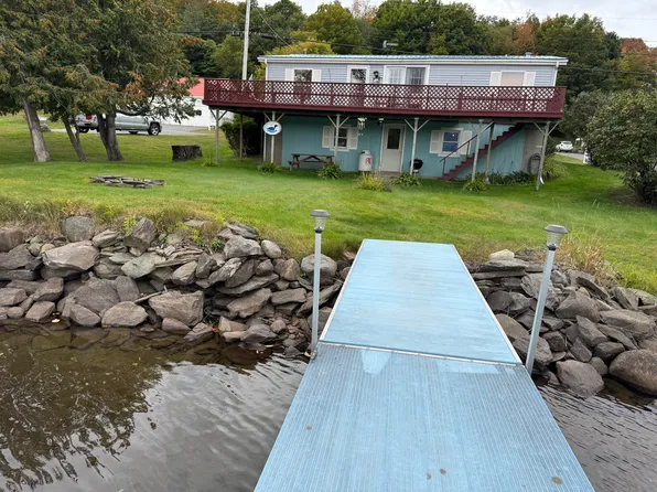 75 Grove Street, Dexter, ME 04930
