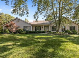 2008 Wilson Ridge Ln, Chesterfield, MO 63005