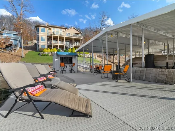 1337 Sweetwater Dr, Lake Ozark, MO 65049