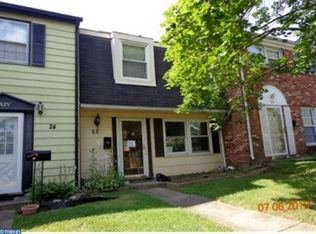 25 Farragut Ct, Willingboro, NJ 08046