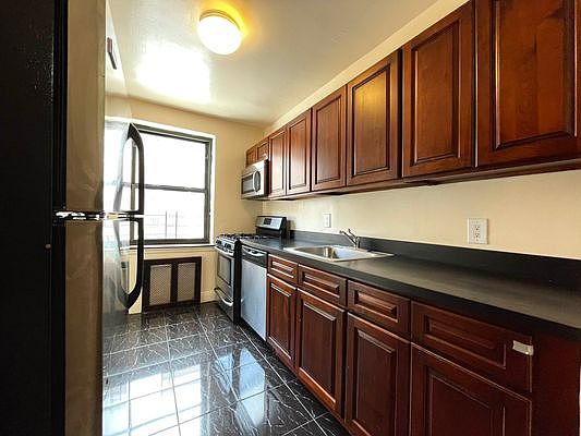 5th image of 69-39 Yellowstone Blvd #310
