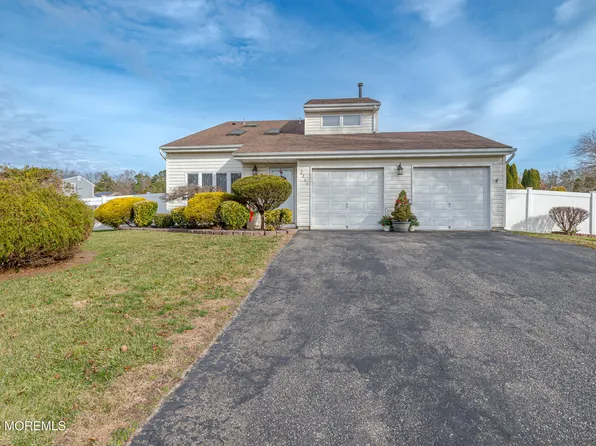 2206 Cedarview Drive, Toms River, NJ 08757