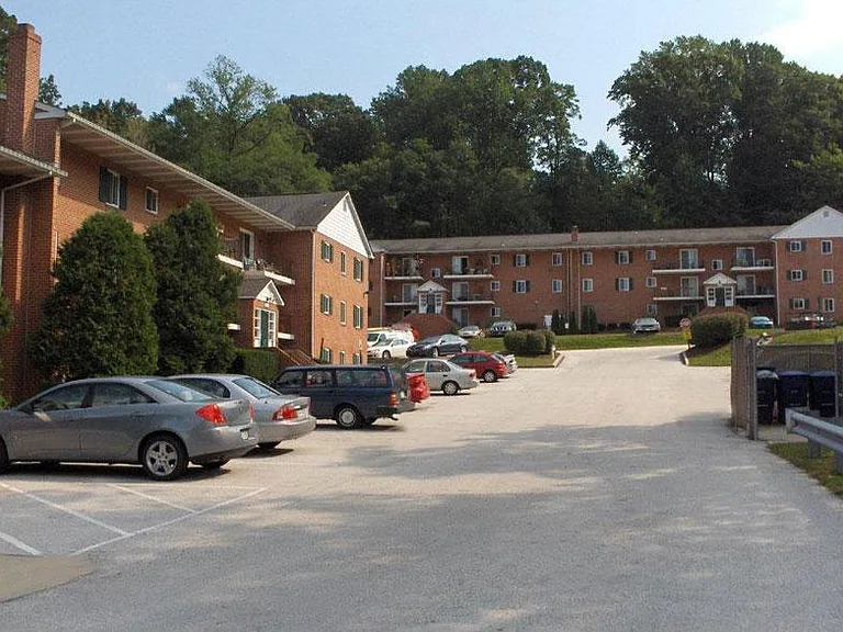 Ridgewood Apartments — Photo 16