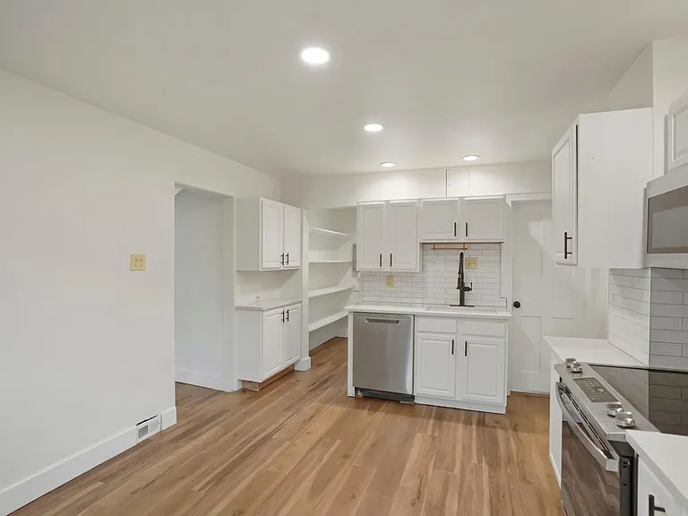 4370 Winona Ct — Photo 15