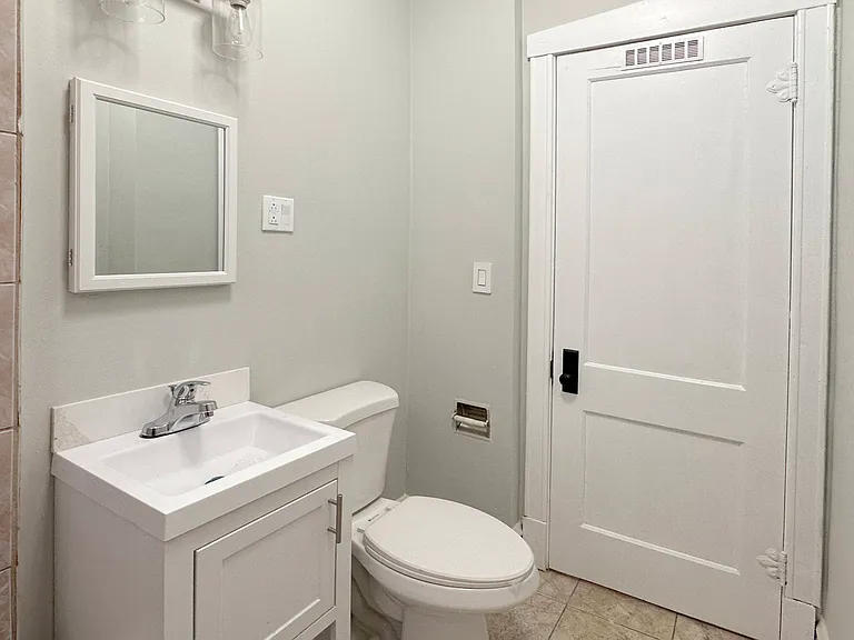3134 W 42nd St #2 — Photo 11
