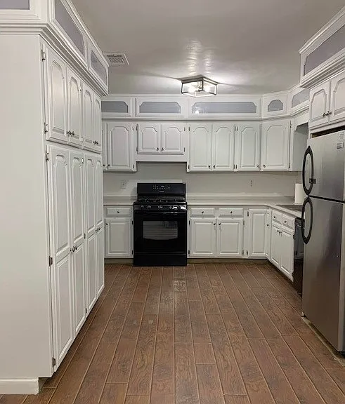 830 Lakewood Pl — Photo 7