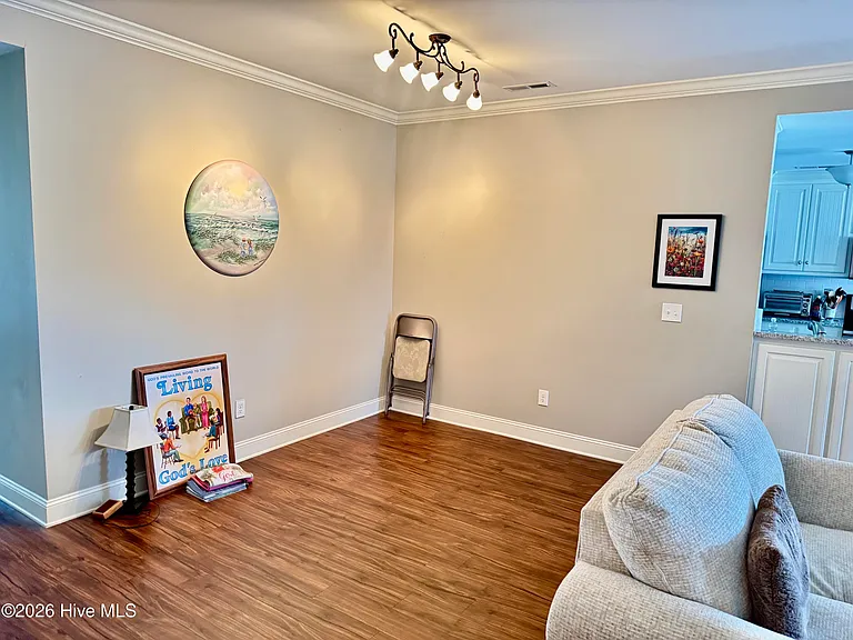 683 Brookfield Dr — Photo 15