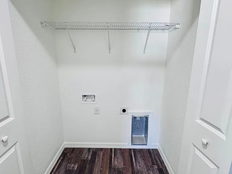 242 Organ St — Photo 4