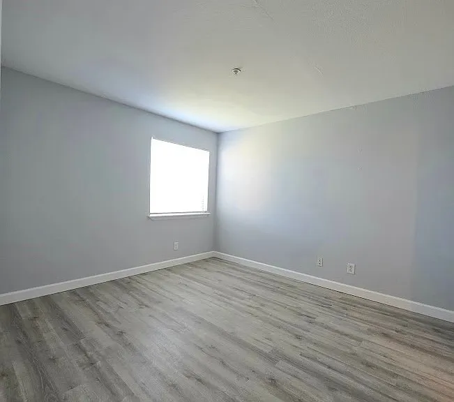 2845 Winkler Ave #317 — Photo 8