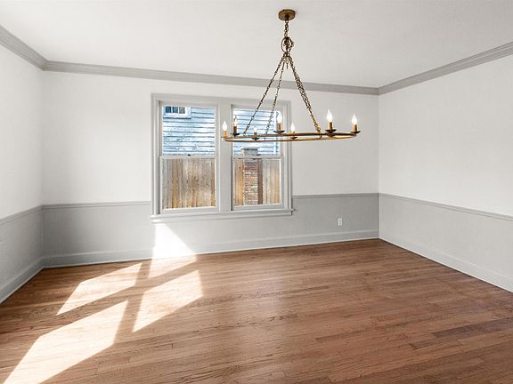 4th image of 401 W 4th St