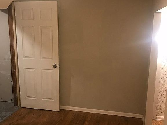 5th image of 306 Weaver Dr