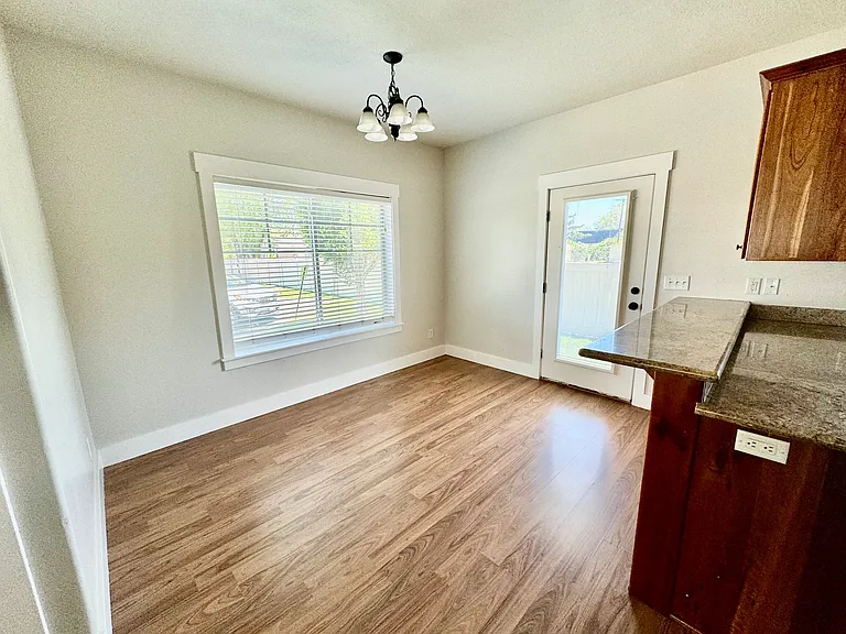 177 S 4 W — Photo 14