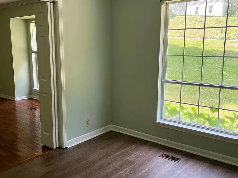 1806 E Mansfield Dr — Photo 5