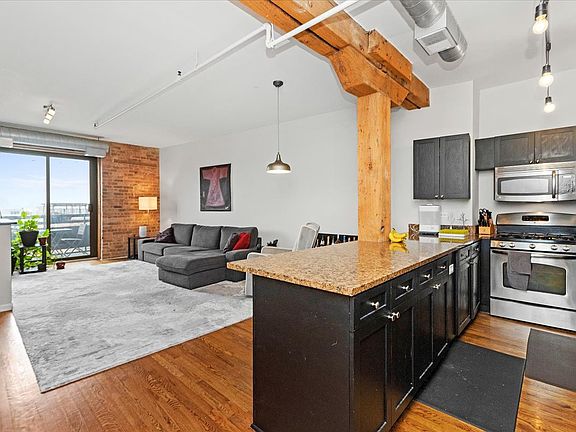 2nd image of 1735 W Diversey Pkwy APT 417