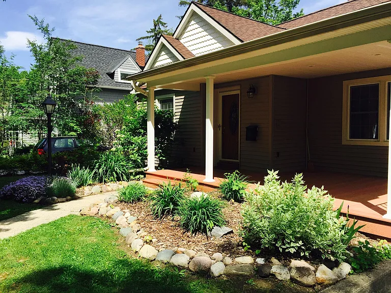 212 Pineridge St — Photo 2