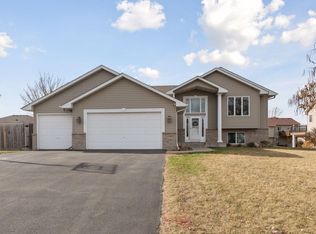 1343 Evergreen Pl, Mayer, MN 55360
