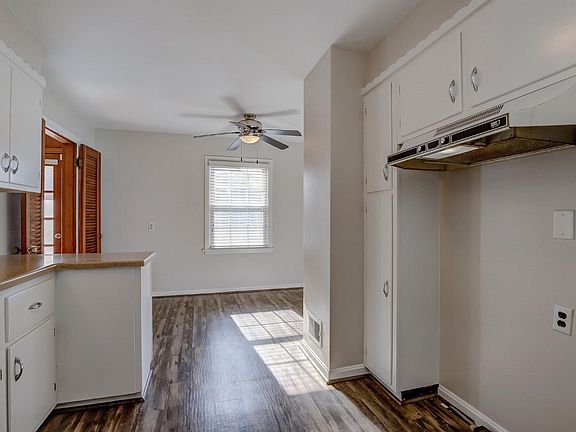 2nd image of 2370 Central Dr