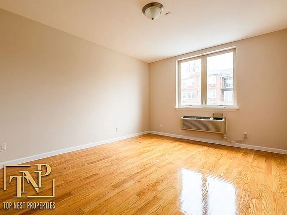 2nd image of 2517 Voorhies Ave #1E