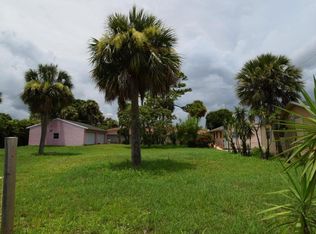 1052 SE Ocean Blvd, Stuart, FL 34996