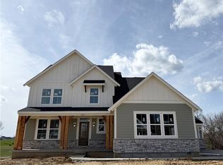 3605 Cypress Pointe Dr, Bellbrook, OH