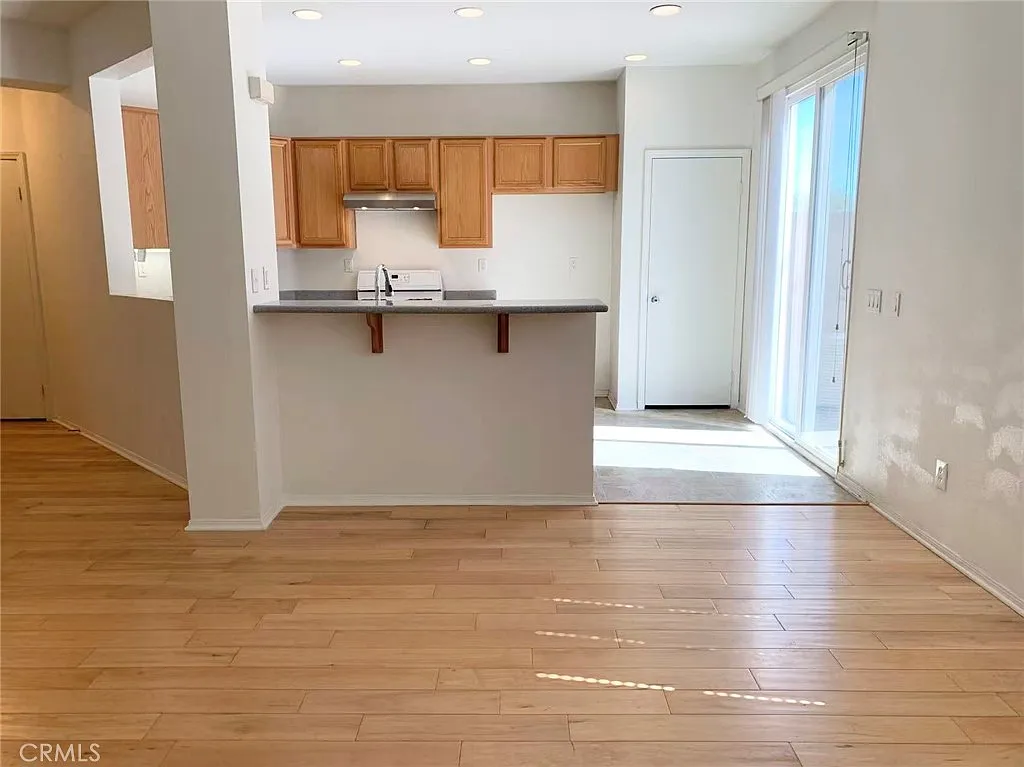 4 bed, 2.5 bath, 1859 sqft, $3,300 — Photo 3