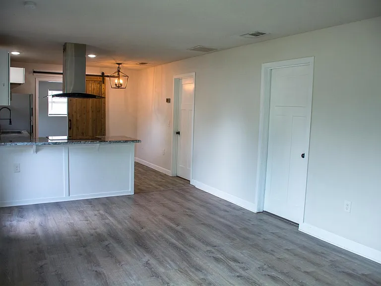 86 Hurwood Ave — Photo 10