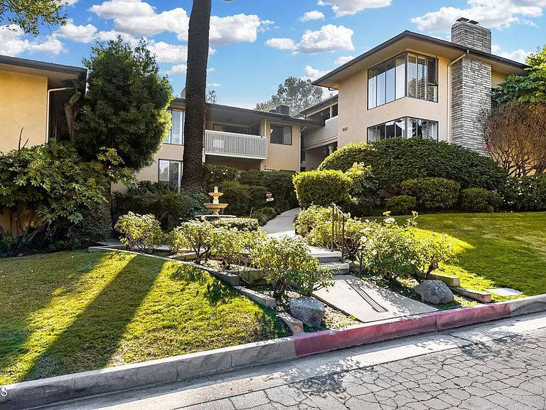 945 S Orange Grove Blvd #E — Photo 21