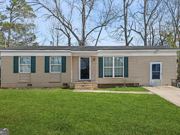 8 Westgate Park Dr, Newnan, GA 30263